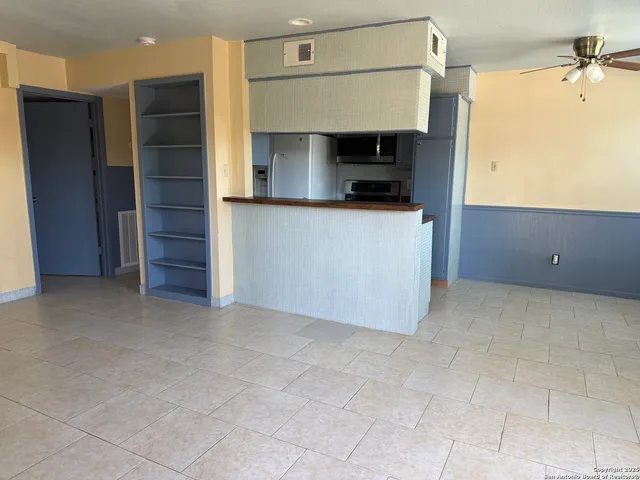 $1,040 | 5944 Danny Kaye Drive, Unit 1, San Antonio, TX 78240