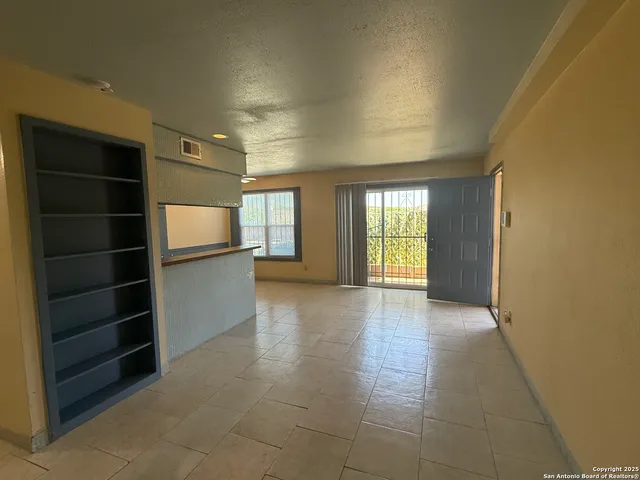 $1,040 | 5944 Danny Kaye Drive, Unit 1, San Antonio, TX 78240