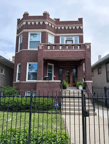 $2,200 | 5461 West Haddon Avenue, Unit 2, Chicago, IL 60651