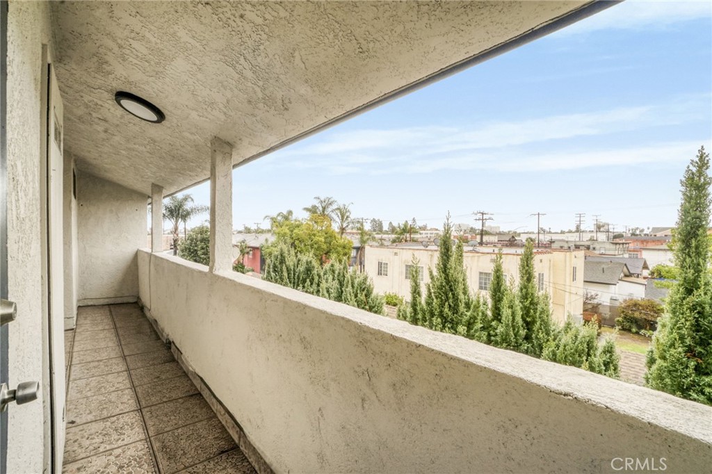 751 Cerritos Avenue Long Beach, CA 90813 - Photo 10 of 15 a view of balcony with city and ocean view