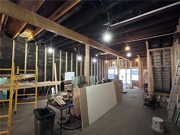 $1,300 | 1231 Merchant Street, Ambridge, PA 15003