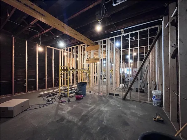 $1,300 | 1231 Merchant Street, Ambridge, PA 15003