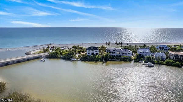 $7,490,000 | 17201 Captiva Drive, Captiva, FL 33924