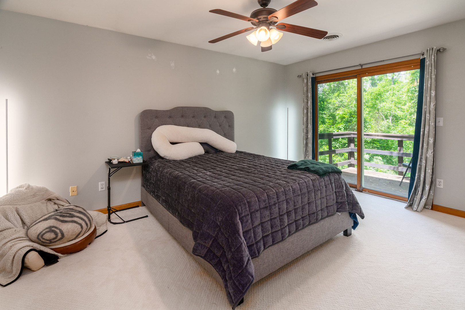 19 Pump Station Road Makanda, IL 62958 - Photo 18 of 36 a bedroom with a bed and window