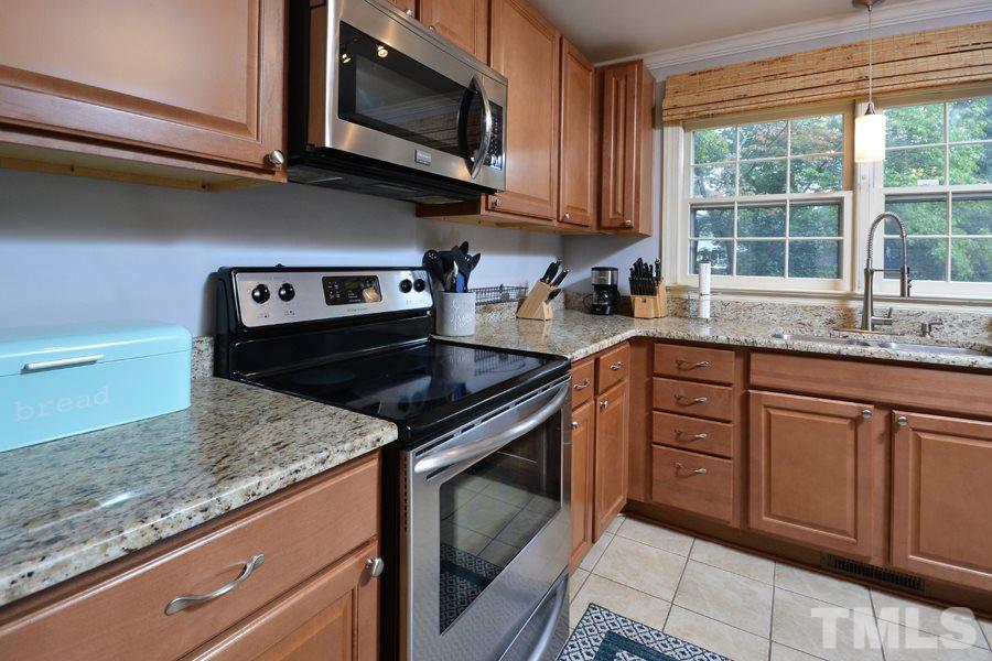 2504 Catalina Court Raleigh, NC 27607 - Photo 7 of 28