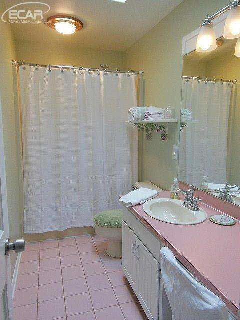 8144 Calkins Road Flint, MI 48532 - Photo 28 of 59 20434625-27.JPG