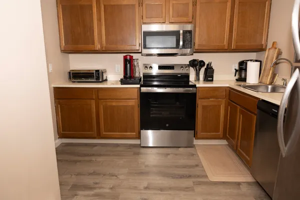 $2,200 | 3 Fairfax Avenue, Unit 243, Derry, NH 03038