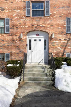 $2,200 | 3 Fairfax Avenue, Unit 243, Derry, NH 03038