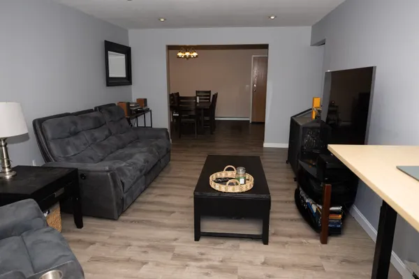 $2,200 | 3 Fairfax Avenue, Unit 243, Derry, NH 03038