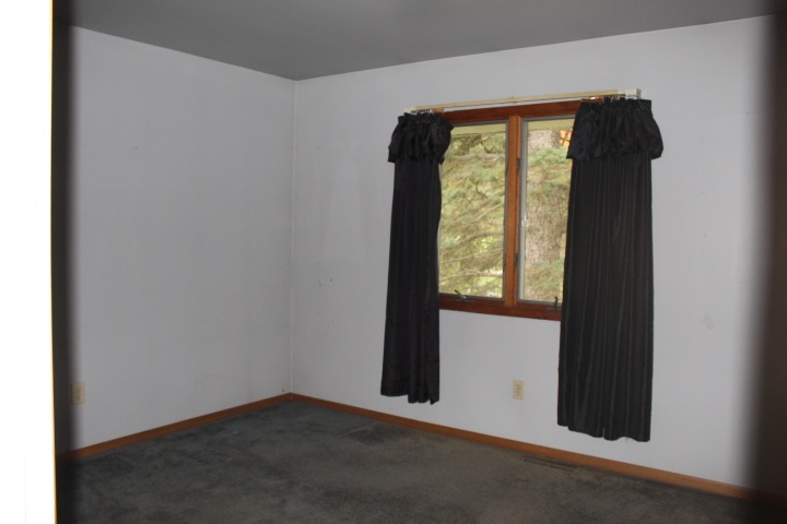 10340 Farrand Road Montrose, MI 48457 - Photo 6 of 14 31398109-5.JPG