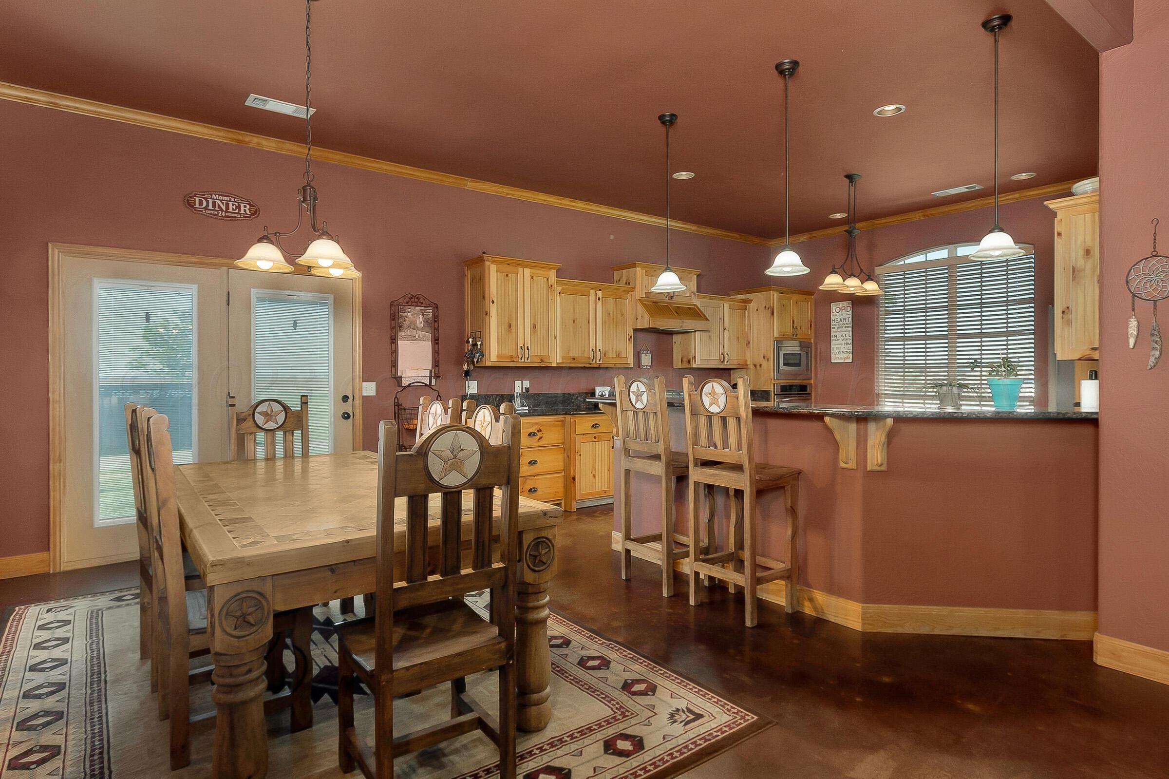 16901 Dove Prairie Road Canyon, TX 79015 - Photo 15 of 35 010_Dining And Kitchen