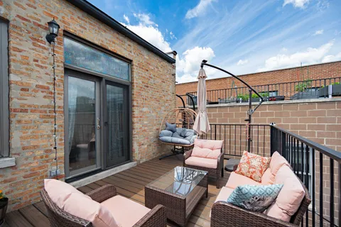 $815,000 | 1445 North Mohawk Street, Unit 2, Chicago, IL 60610