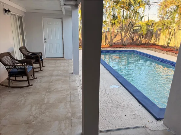 $2,700 | 7761 Northwest 34th Street, Davie, FL 33024