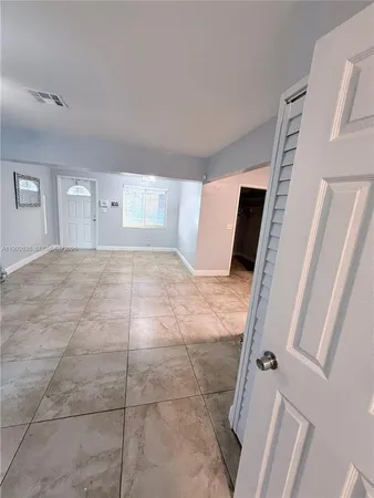 $2,700 | 7761 Northwest 34th Street, Davie, FL 33024