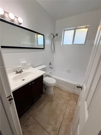 $2,700 | 7761 Northwest 34th Street, Davie, FL 33024