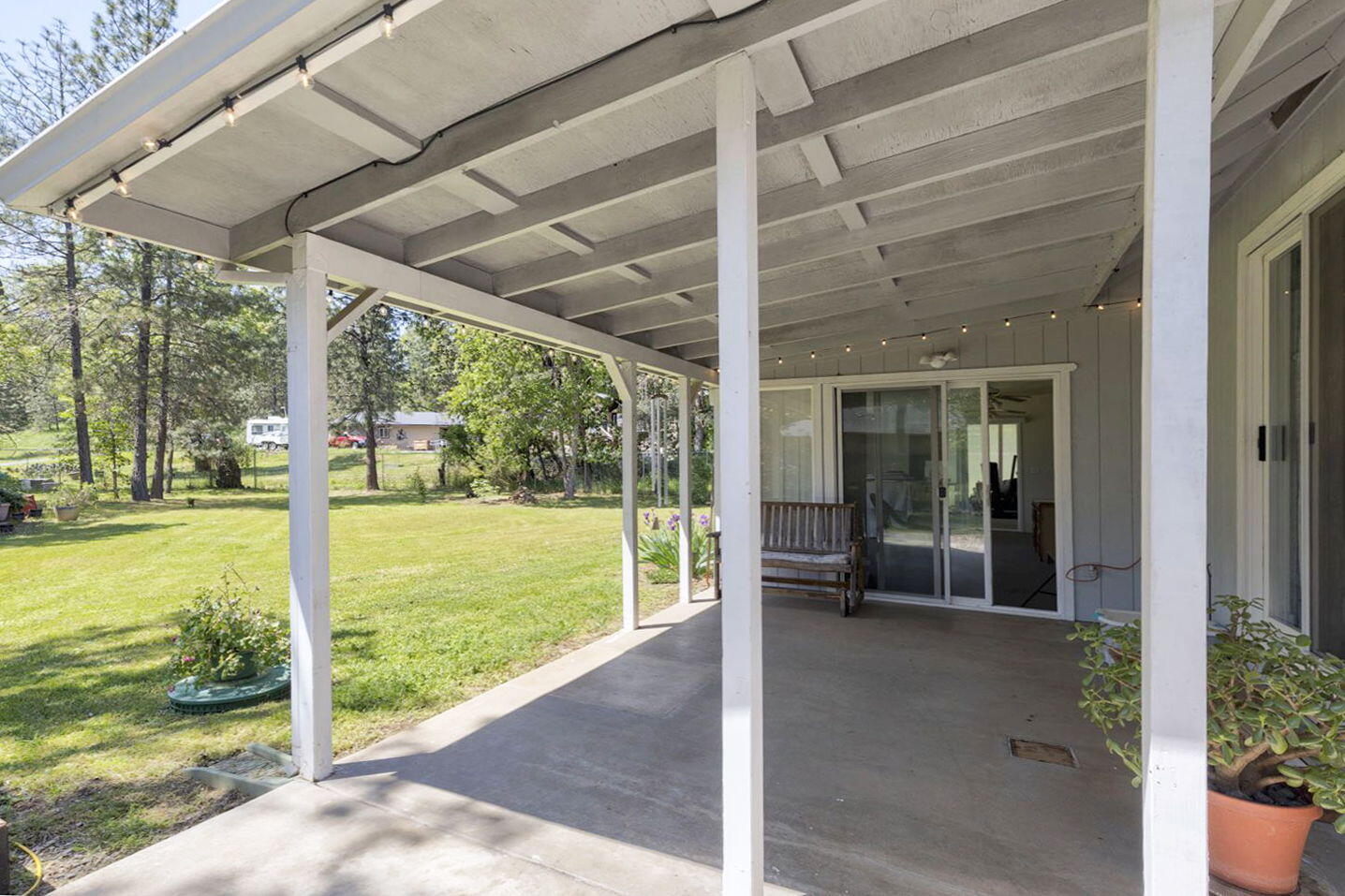 190 Spring Oak Way Merlin, OR 97532 - Photo 28 of 34 Patio