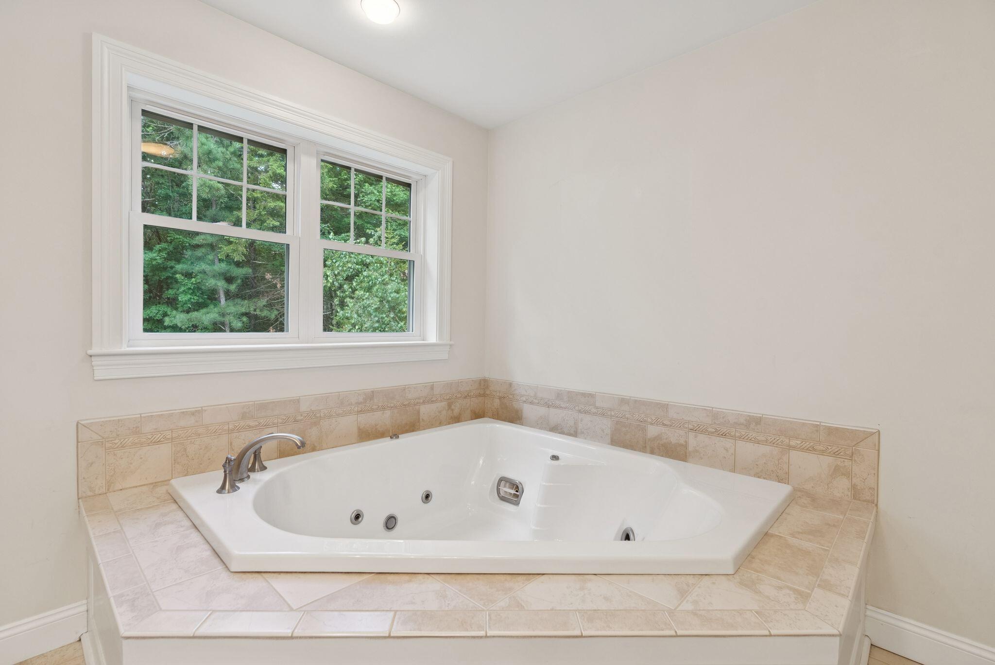 54 Sycamore Lane, Unit 19 Kennebunk, ME 04043 - Photo 20 of 37 Jetted Tub