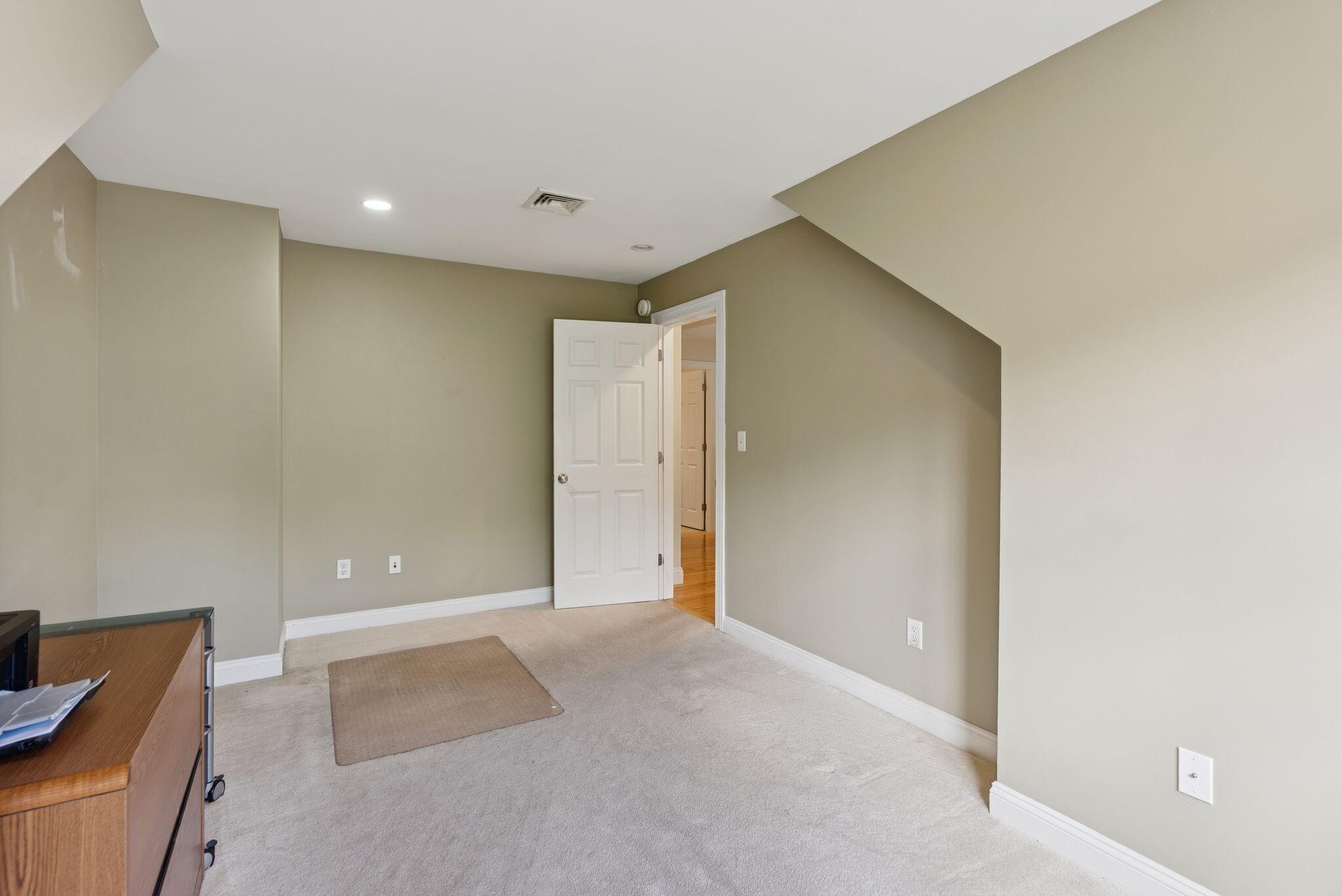 54 Sycamore Lane, Unit 19 Kennebunk, ME 04043 - Photo 24 of 37 Office