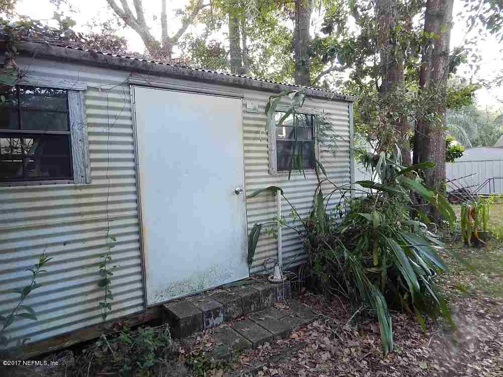 7979 Breezy Point Road East Melrose, FL 32666 - Photo 32 of 36 shed