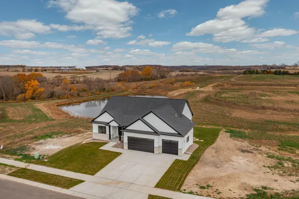 $749,000 | 301 Somerby Parkway Northeast, Byron, MN 55920