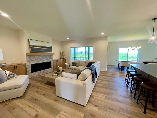 $769,000 | 301 Somerby Parkway Northeast, Byron, MN 55920