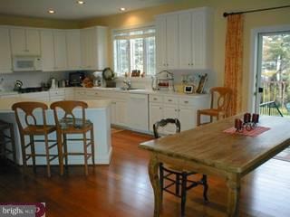 549 Exeter Court Ambler, PA 19002 - Photo 3 of 6 Gallery Image 3