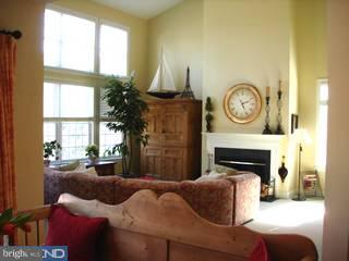 549 Exeter Court Ambler, PA 19002 - Photo 4 of 6 Gallery Image 4