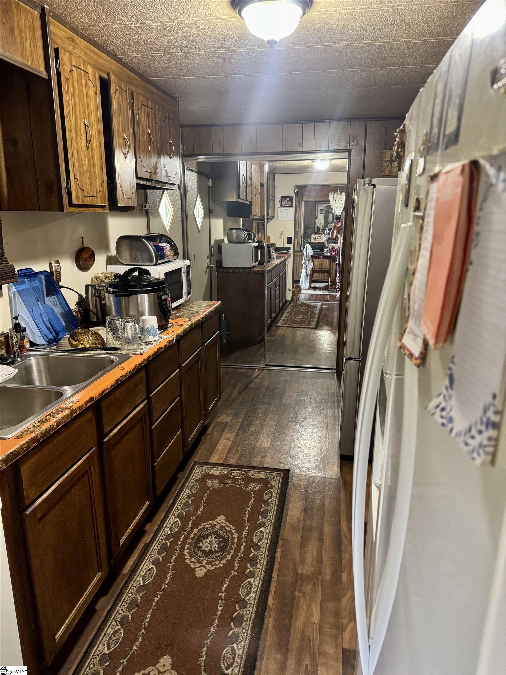 160 Cooper Road Campobello, SC 29322 - Photo 6 of 14