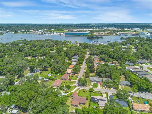 $399,000 | 427 Seamarge Lane, Pensacola, FL 32507