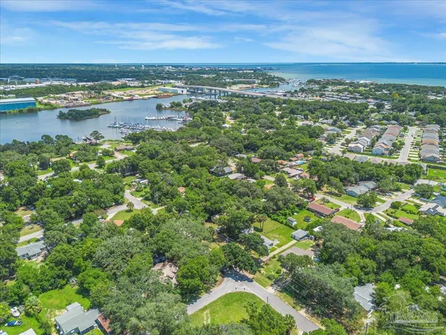 $399,000 | 427 Seamarge Lane, Pensacola, FL 32507
