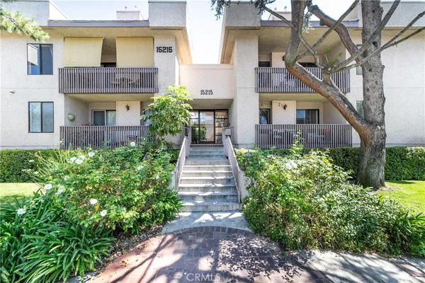 $4,295 | 15215 West Magnolia Boulevard, Sherman Oaks, CA 91403