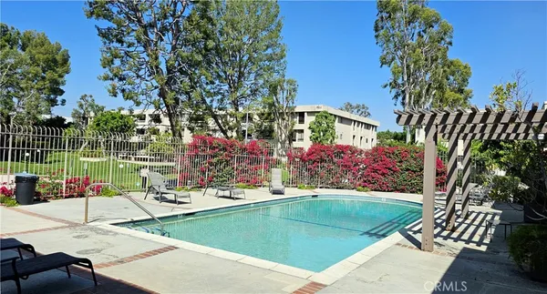 $4,295 | 15215 West Magnolia Boulevard, Sherman Oaks, CA 91403