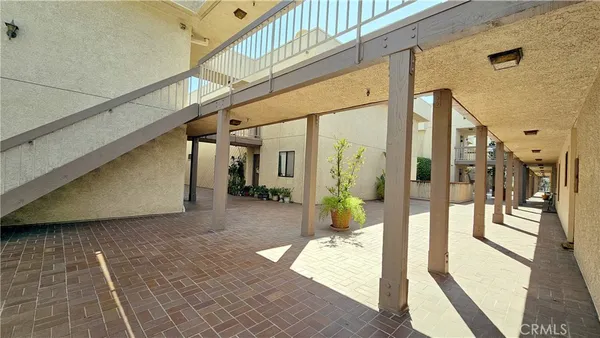 $4,295 | 15215 West Magnolia Boulevard, Sherman Oaks, CA 91403