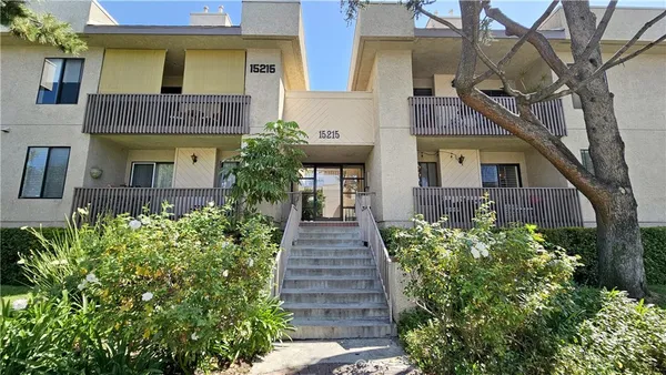 $4,295 | 15215 West Magnolia Boulevard, Sherman Oaks, CA 91403