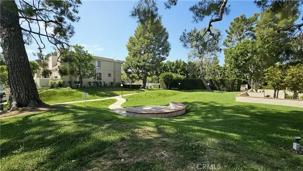 $4,295 | 15215 West Magnolia Boulevard, Sherman Oaks, CA 91403