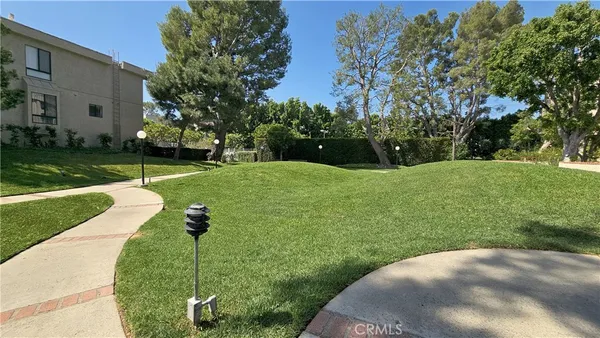 $4,295 | 15215 West Magnolia Boulevard, Sherman Oaks, CA 91403