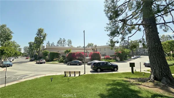 $4,295 | 15215 West Magnolia Boulevard, Sherman Oaks, CA 91403