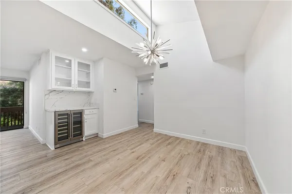 $4,295 | 15215 West Magnolia Boulevard, Sherman Oaks, CA 91403