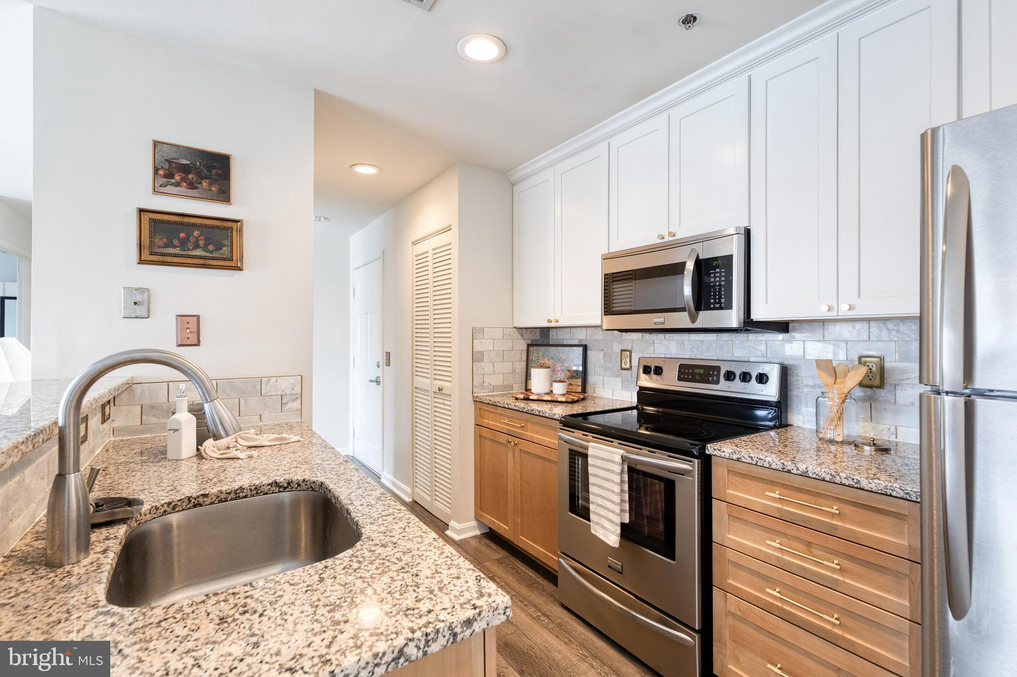 2702 Lighthouse Point East, Unit 719 Baltimore, MD 21224 - Photo 18 of 34