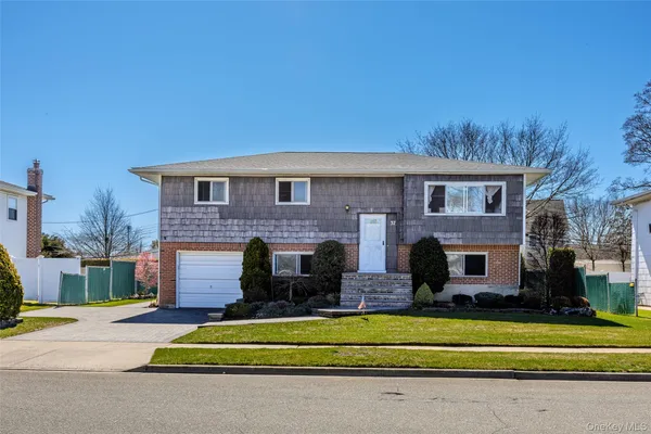 $799,999 | 37 Evergreen Avenue, Bethpage, NY 11714