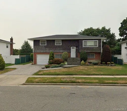 $799,999 | Undisclosed Address, Bethpage, NY 11714