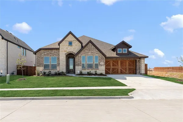 $469,000 | 908 Lasalle Drive, Red Oak, TX 75154