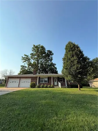 $249,900 | 801 Overbrook Drive, Macon, MO 63552