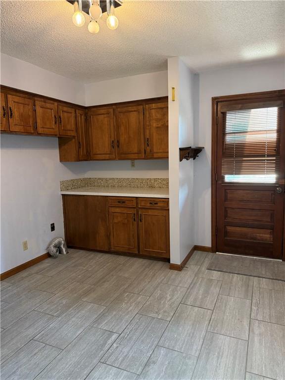 801 Overbrook Drive Macon, MO 63552 - Photo 10 of 34