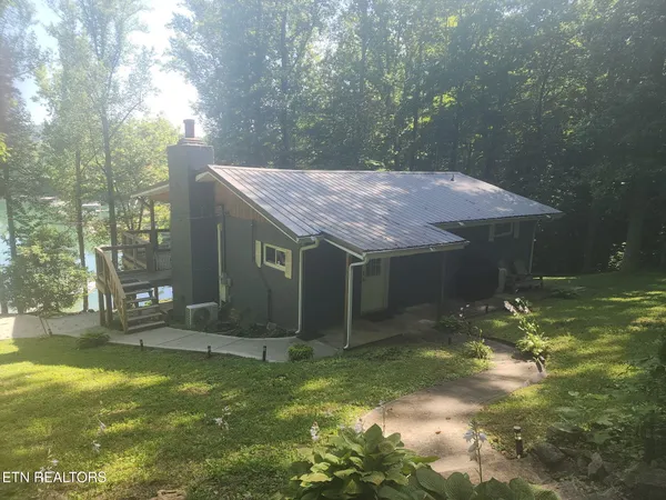 $565,000 | 353 Beach Grove Loop, Sharps Chapel, TN 37866