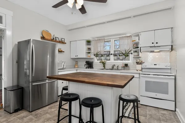 $272,500 | 416 Manchester Street, Aurora, IN 47001