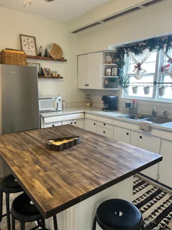 $272,500 | 416 Manchester Street, Aurora, IN 47001