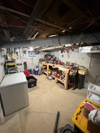 $272,500 | 416 Manchester Street, Aurora, IN 47001