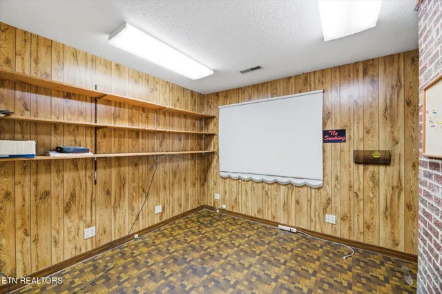 $250,000 | 2133 Highway 30, Athens, TN 37303