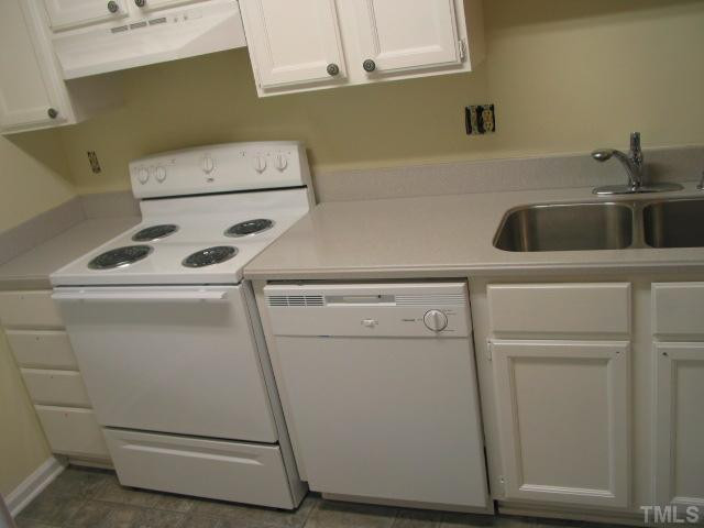 102 Autumn Chase Drive Raleigh, NC 27613 - Photo 7 of 7 New appliances